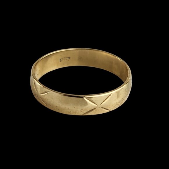 Unbranded Other - 14K Yellow Gold Diamond Cut Engraved Wide Band Size 9.75